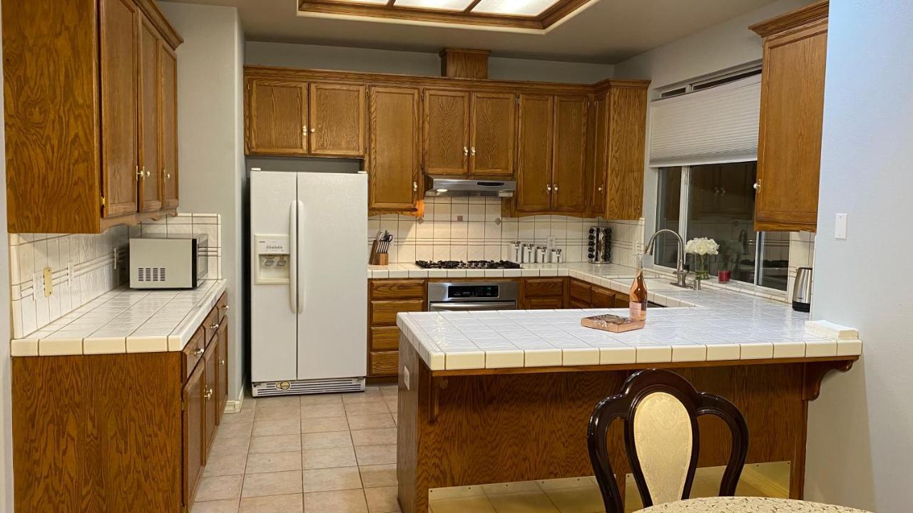 Beautiful Peaceful Desirable Home In Madera Rancho Eksteriør billede